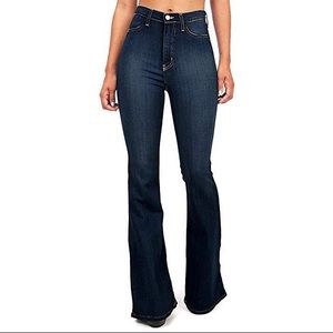✨High waisted Bell bottom jeans✨